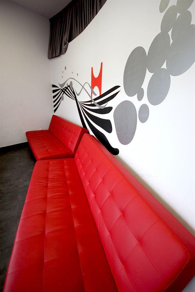 Botxo Gallery - Youth Hostel Bilbao Exterior photo